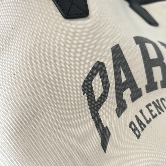 Balenciaga Tote - Picture 10 of 16